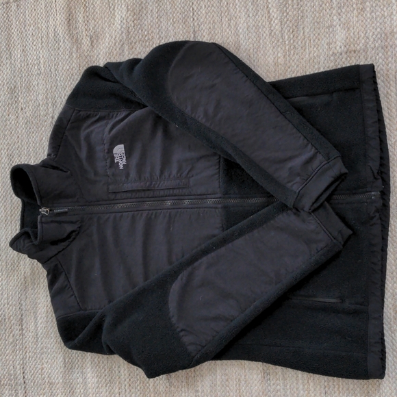 The North Face Jackets & Blazers - The North Face Denali jacket
